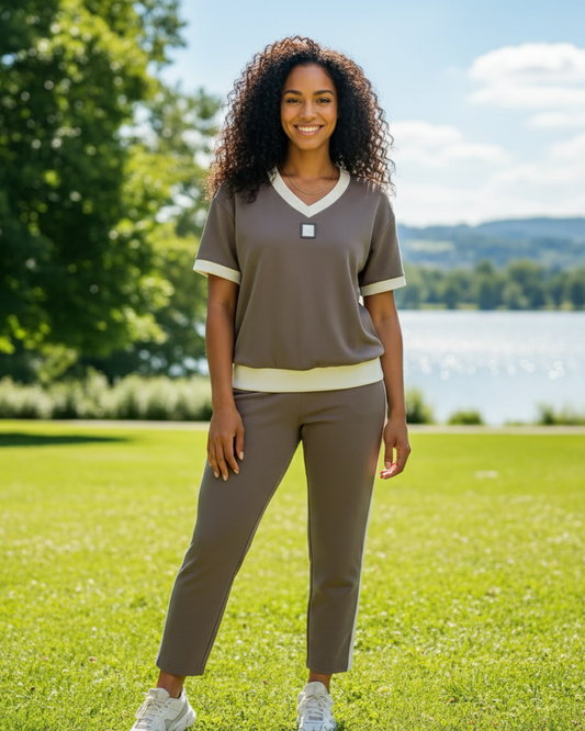 Conjunto elegante de top e calças com decote em V®